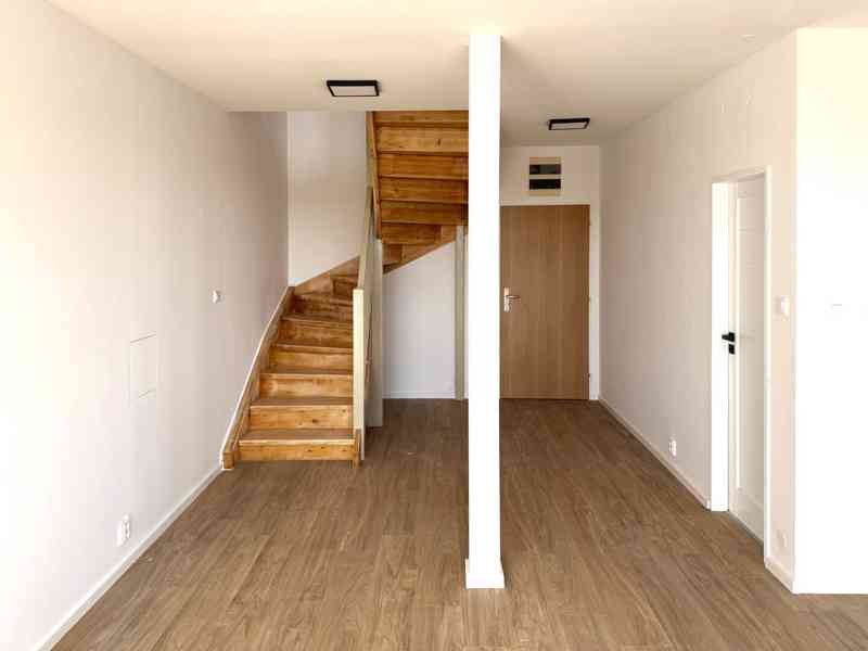 Světlý mezonet 106 m², 3+kk, po rekonstrukci (2026), možnost - foto 7