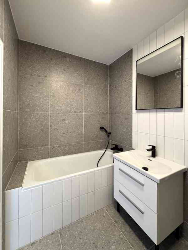 Světlý mezonet 106 m², 3+kk, po rekonstrukci (2026), možnost - foto 3