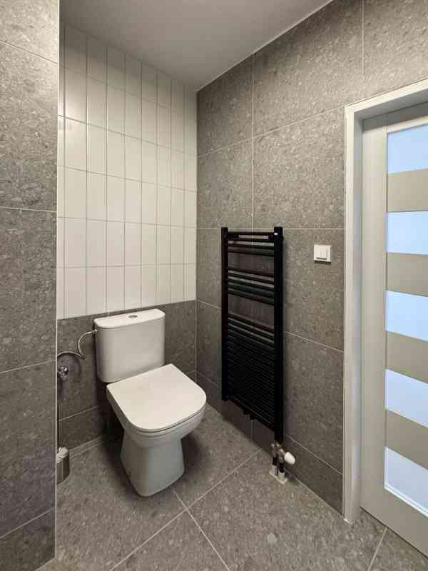 Světlý mezonet 106 m², 3+kk, po rekonstrukci (2026), možnost - foto 4