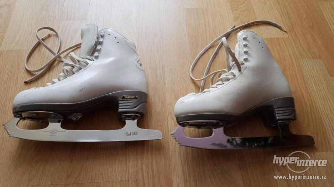 krasobluslařské dívčí brusle Risport, nože Club2000 - foto 1