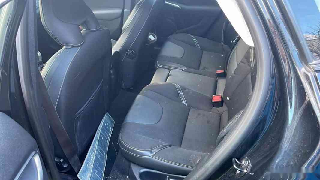 Volvo V40, 1,6 - foto 8