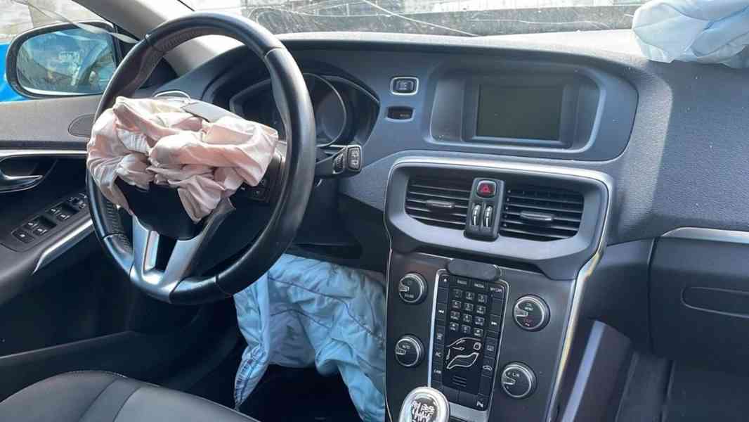 Volvo V40, 1,6 - foto 6