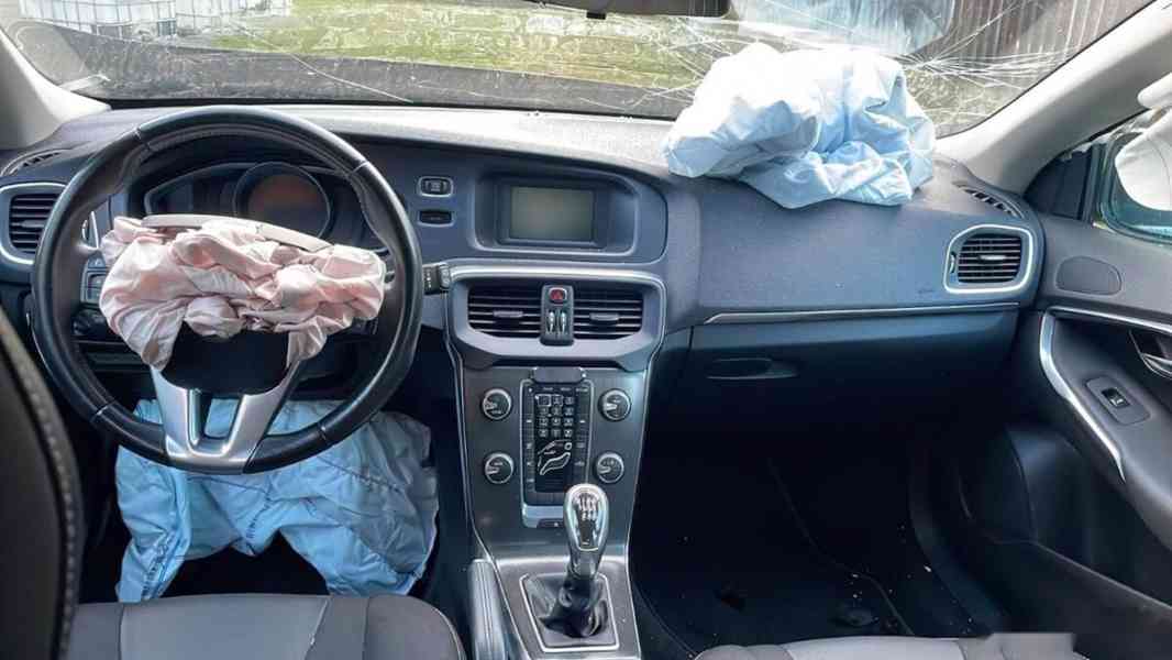 Volvo V40, 1,6 - foto 7