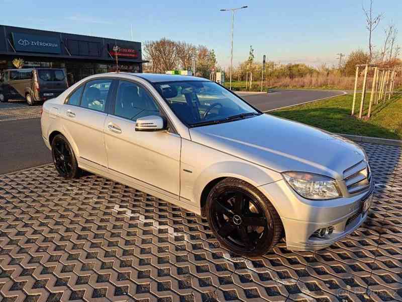 Mercedes-Benz Třídy C 2,2   200 - foto 2
