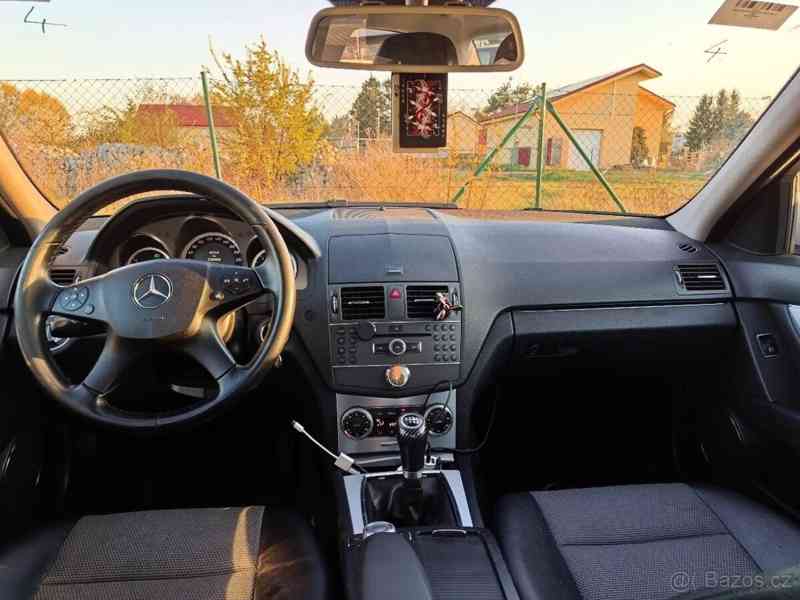 Mercedes-Benz Třídy C 2,2   200 - foto 3