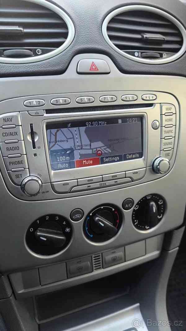 Ford Focus 1,6   16V, 74 kW NAV, KLIMA - foto 5