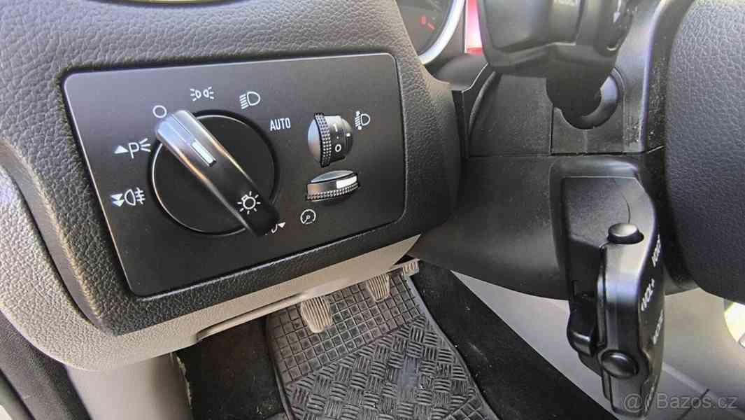 Ford Focus 1,6   16V, 74 kW NAV, KLIMA - foto 13