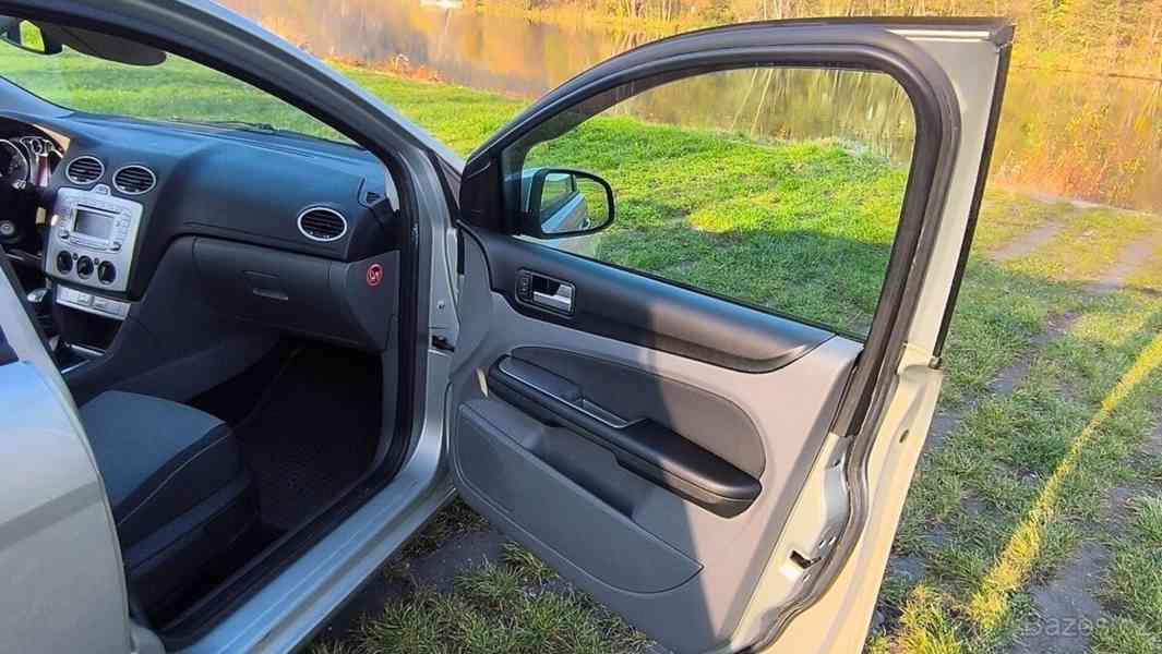 Ford Focus 1,6   16V, 74 kW NAV, KLIMA - foto 16