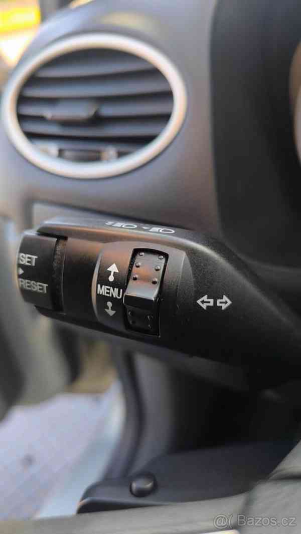 Ford Focus 1,6   16V, 74 kW NAV, KLIMA - foto 9