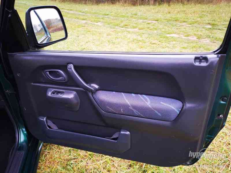 SUZUKI JIMNY 1.3 VTi / 4X4 / MÁLO NAJETO / NOVÁ STK / TAŽNÉ - foto 18