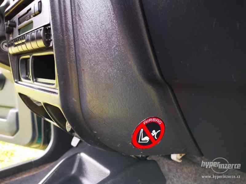 SUZUKI JIMNY 1.3 VTi / 4X4 / MÁLO NAJETO / NOVÁ STK / TAŽNÉ - foto 22