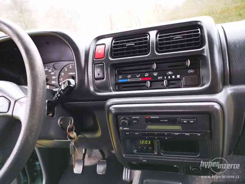 SUZUKI JIMNY 1.3 VTi / 4X4 / MÁLO NAJETO / NOVÁ STK / TAŽNÉ - foto 23