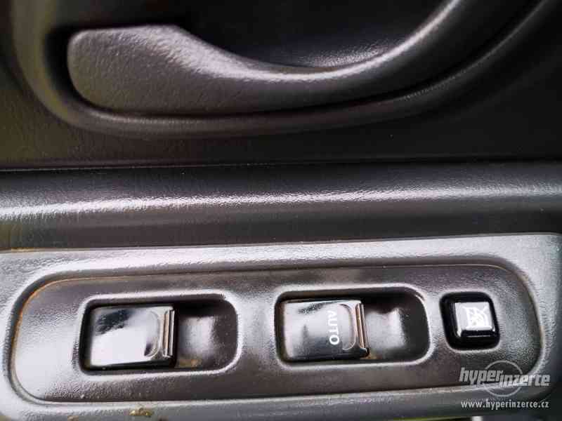 SUZUKI JIMNY 1.3 VTi / 4X4 / MÁLO NAJETO / NOVÁ STK / TAŽNÉ - foto 28