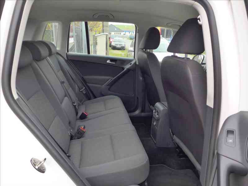 Volkswagen Tiguan 2,0 TDI SPORT, DIGI AC, 1.MAJ - foto 9