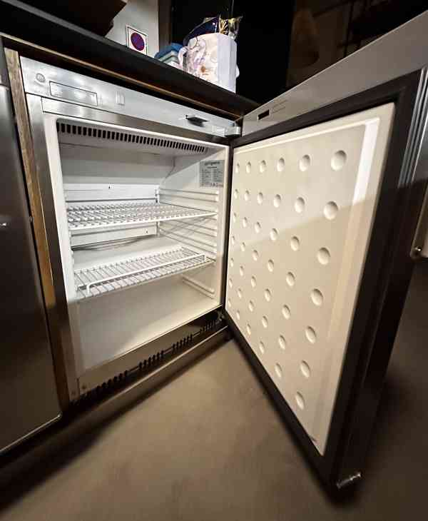 🧊 Profesionální gastro lednice GGM Gastro KSS200H – 130 l – - foto 4