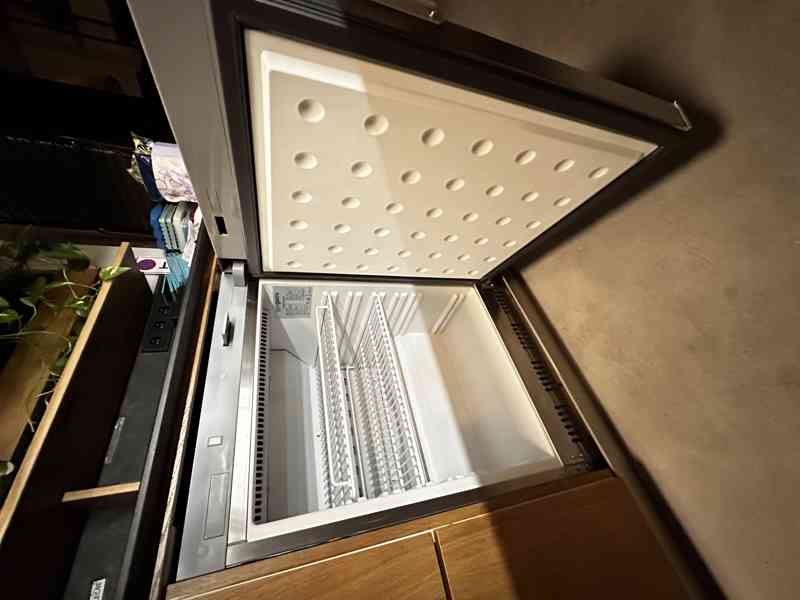 🧊 Profesionální gastro lednice GGM Gastro KSS200H – 130 l – - foto 3