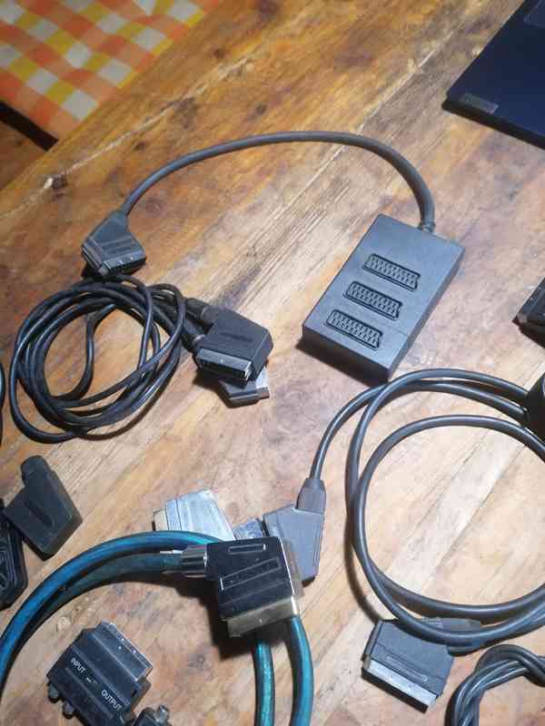 Scart kabely + redukce - foto 4