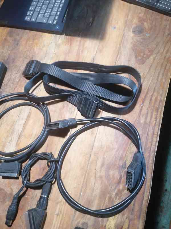 Scart kabely + redukce - foto 3