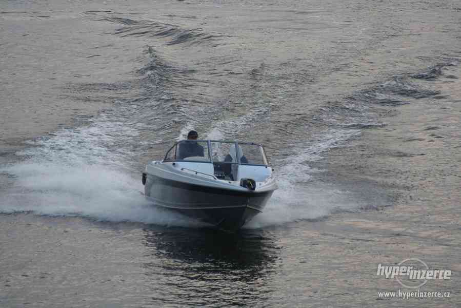 Prodám laminátový motorový člun UMS Tuna 520 PL - foto 11