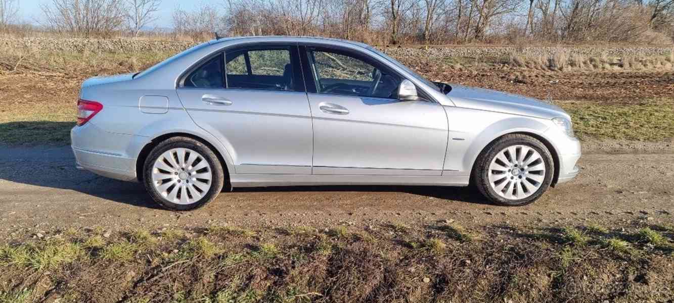 Mercedes-Benz Třídy C 2,0   C320 Cdi Elegance - foto 12
