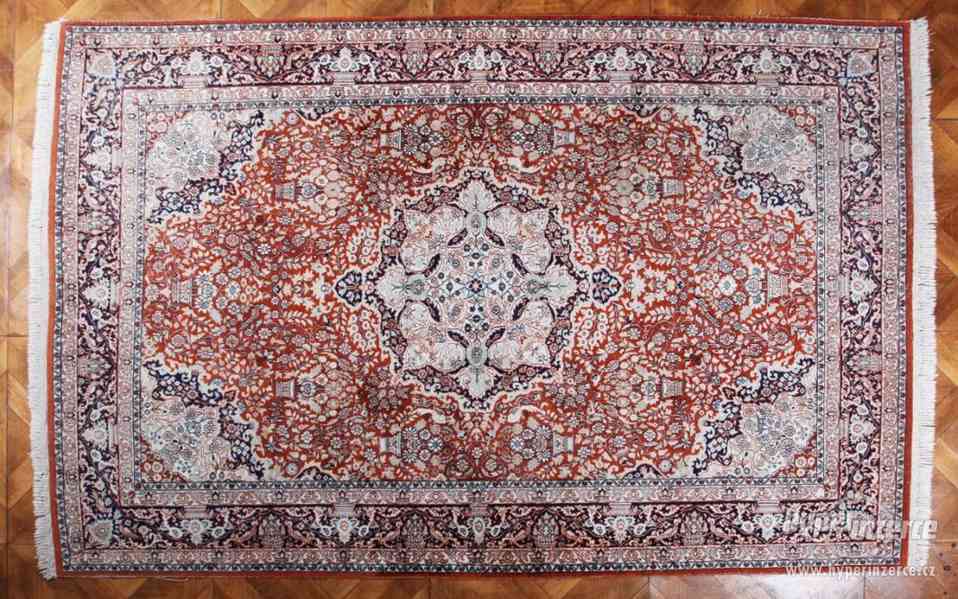 Hedvábný koberec z Kašmíru 293 X 181 cm - foto 1
