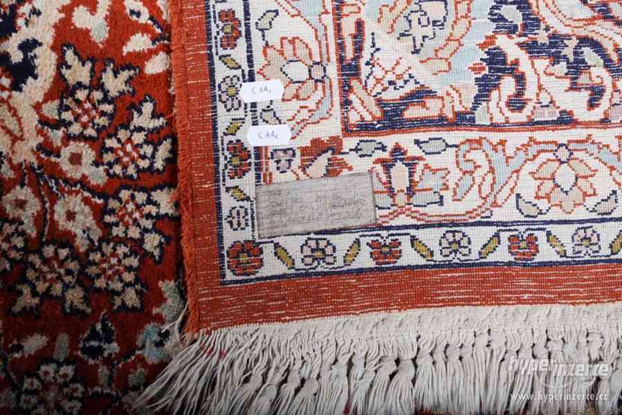 Hedvábný koberec z Kašmíru 293 X 181 cm - foto 7