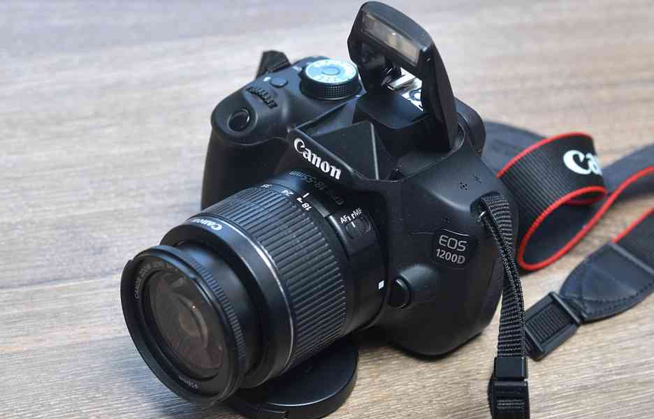 Canon EOS 1200D + EFS 18-55mm *brašna* 1000 Exp. - foto 3