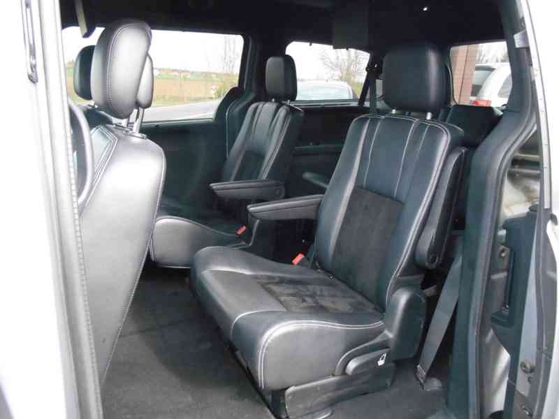 Chrysler Dodge Grand Caravan 3,6 30 TH Stype DVD 2015 - foto 15