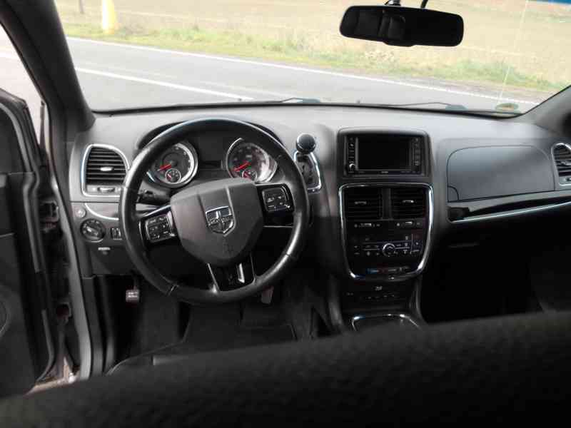 Chrysler Dodge Grand Caravan 3,6 30 TH Stype DVD 2015 - foto 18