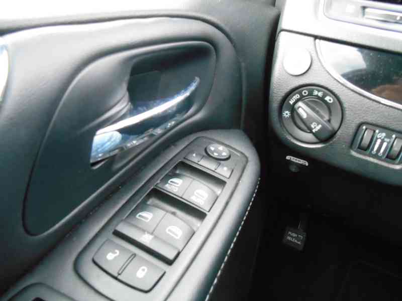 Chrysler Dodge Grand Caravan 3,6 30 TH Stype DVD 2015 - foto 24