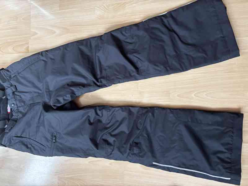 Lyzarske obleceni - foto 5