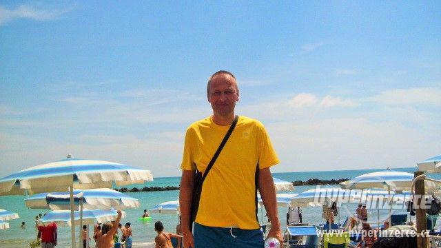 on hledá ji - foto 4