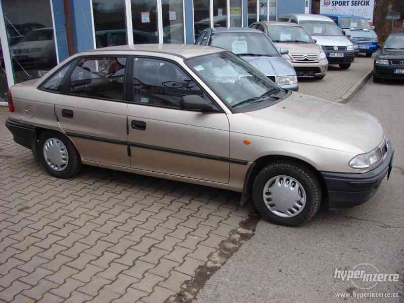 Opel Astra 1.6i r.v.1997 (eko 3 000 kč.) - foto 2