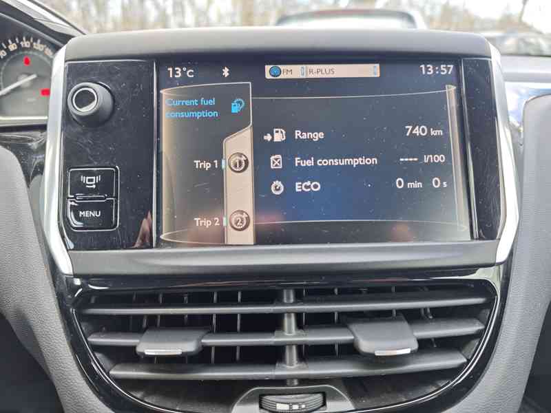 Peugeot 208 - foto 8