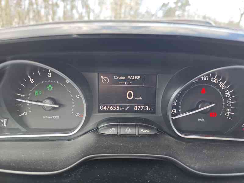 Peugeot 208 - foto 6