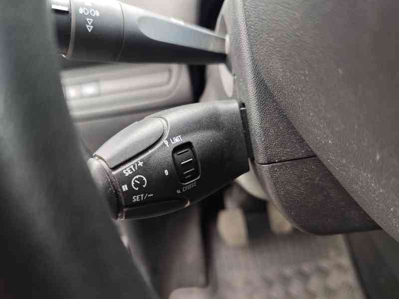 Peugeot 208 - foto 10