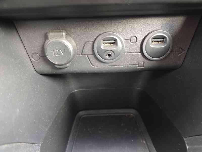 Peugeot 208 - foto 9