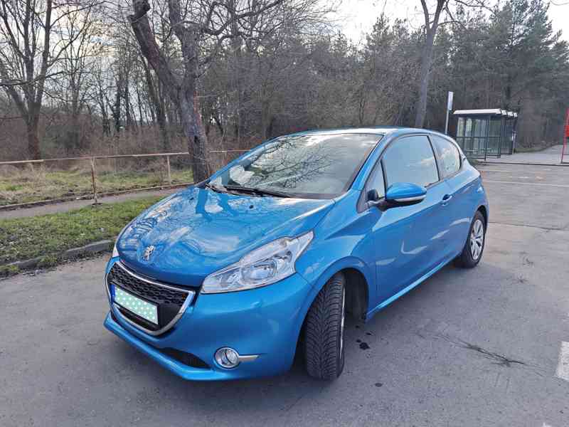 Peugeot 208 - foto 2