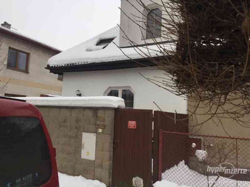 Rodinný dům v klidné lokalitě se solární elektrárnou, Hořice - foto 11