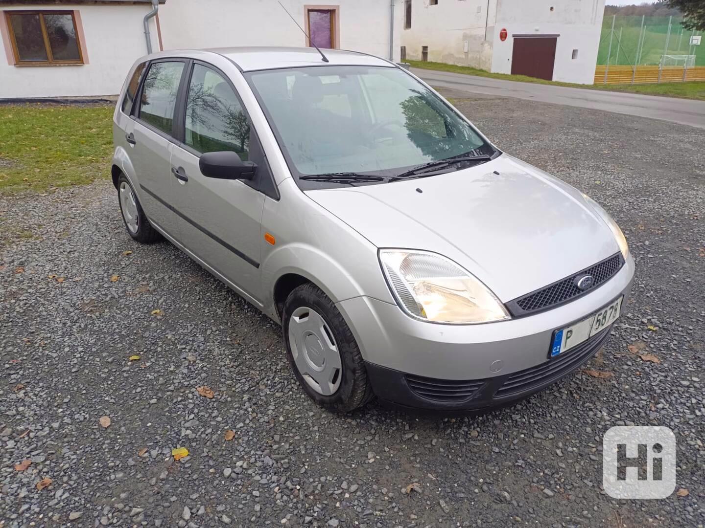 Ford Fiesta 1.3 51Kw RV.2004 TAŽNÉ - foto 1