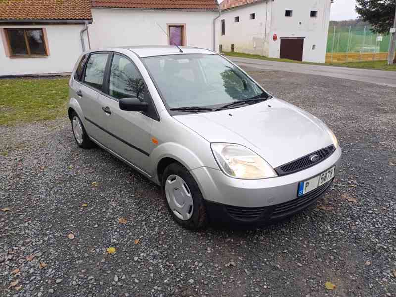 Ford Fiesta 1.3 51Kw RV.2004 TAŽNÉ - foto 8