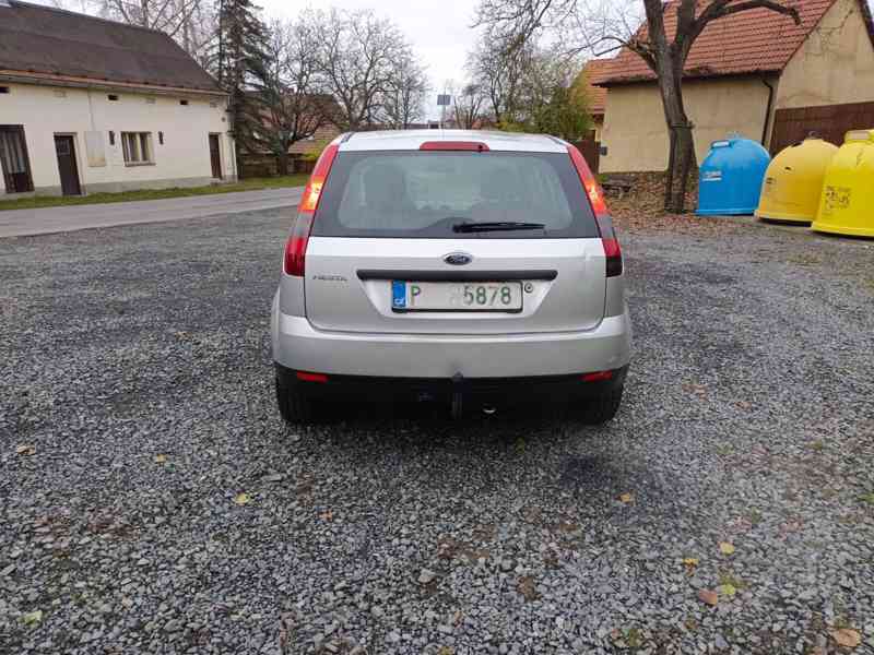 Ford Fiesta 1.3 51Kw RV.2004 TAŽNÉ - foto 5