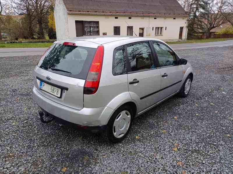 Ford Fiesta 1.3 51Kw RV.2004 TAŽNÉ - foto 6