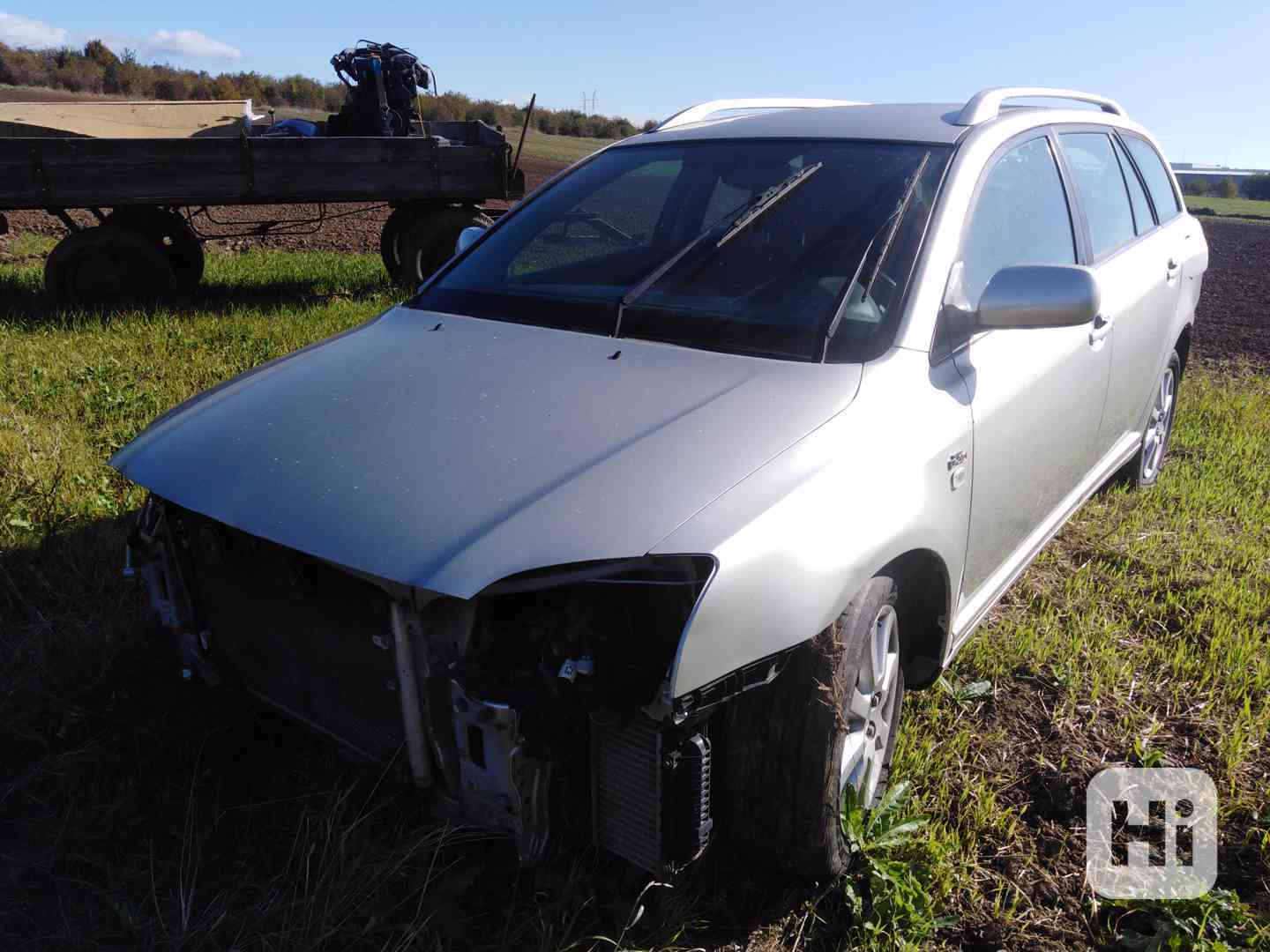 Toyota Avensis 2.2 4D - foto 1