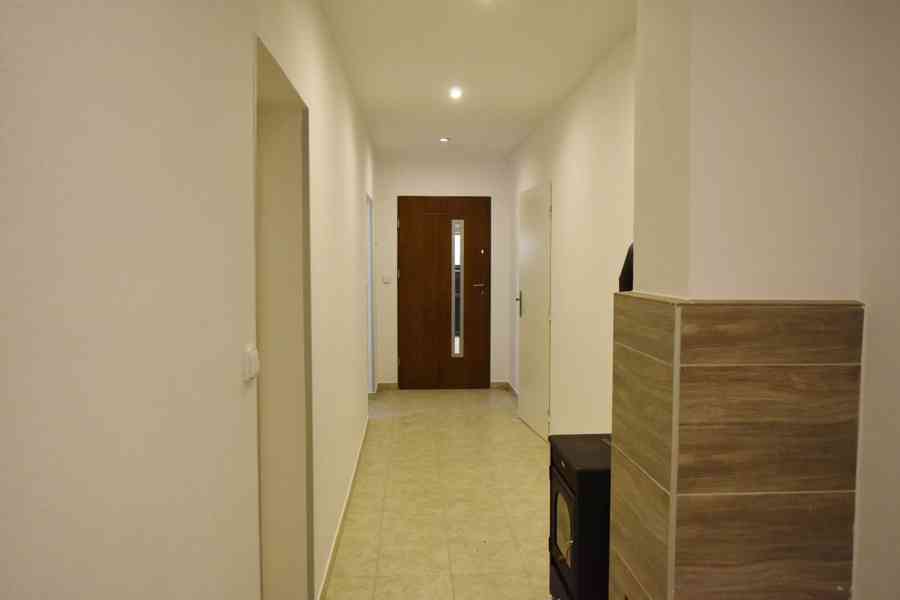 Mokré - Pronájem bytu 2+1 o ploše 100 m2 a stáje 130 m2 - foto 7