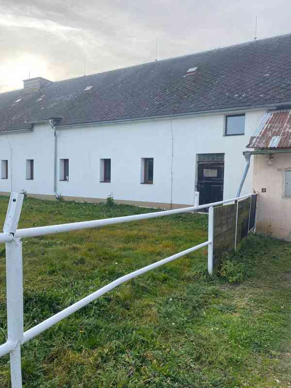 Mokré - Pronájem bytu 2+1 o ploše 100 m2 a stáje 130 m2 - foto 16