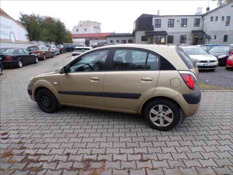 Kia Rio 1,4 16V KLIMATIZACE - foto 4