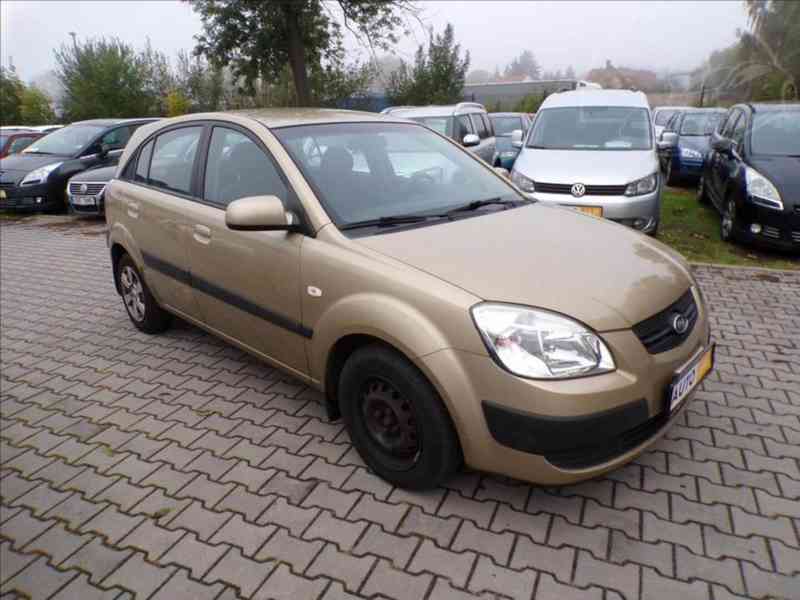 Kia Rio 1,4 16V KLIMATIZACE - foto 1