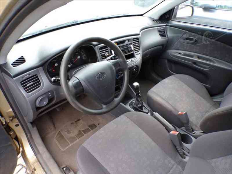 Kia Rio 1,4 16V KLIMATIZACE - foto 7