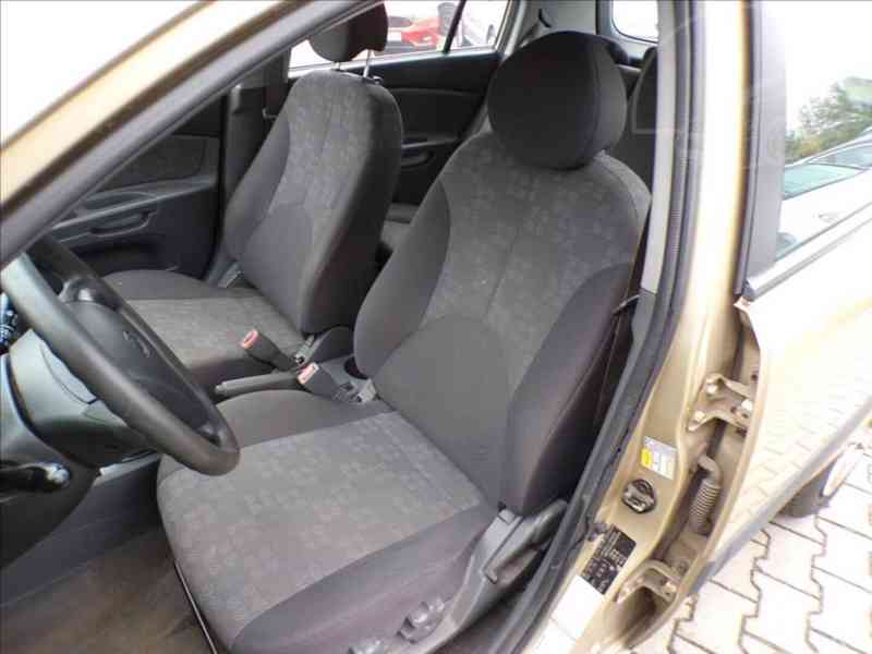 Kia Rio 1,4 16V KLIMATIZACE - foto 8